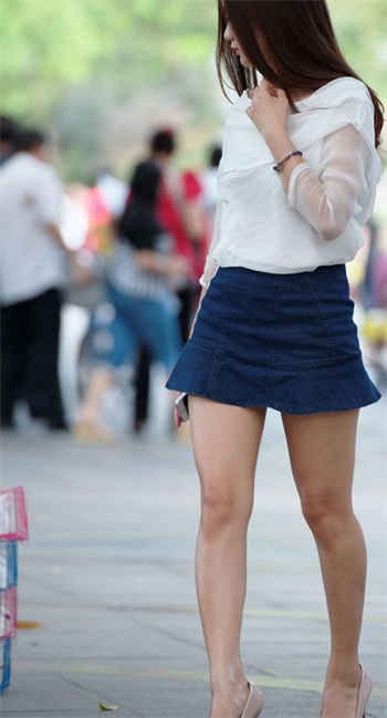 二十七岁女儿粘爸爸
