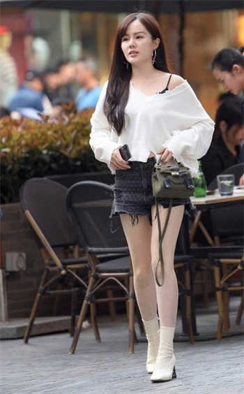 女性外生器模型