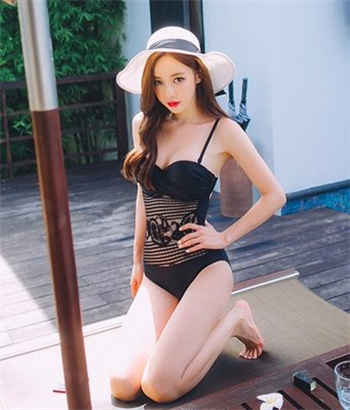穿书成了首辅的炮灰原配