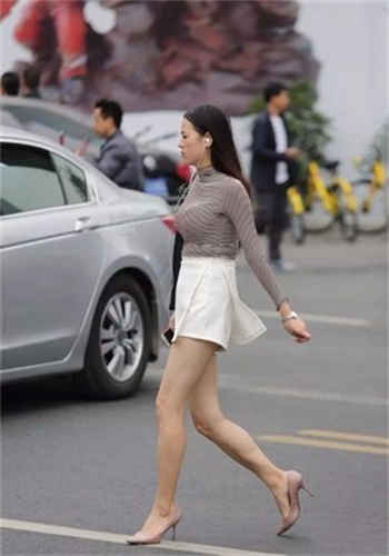 火凤凰之收美后宫