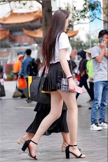 11岁小学生练腹肌