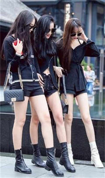 两个姐妹互慰的故事