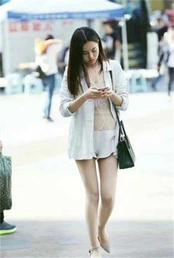 咖喱酱第一集服装
