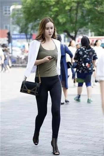 住在妈妈的闺蜜家苏姨